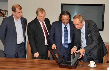 AG-06-sheikh-of-kuwait-receiving-book Ahmad-al-Fahad-al-Sabah